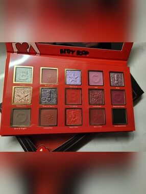 Glamlite Betty Boop Eyeshadow Palette